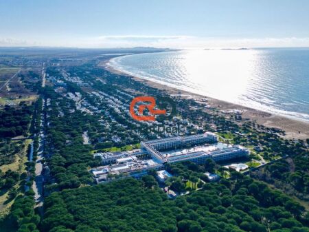 Ne Gjirin E Lalzit Shume Prane Detit, Shitet Toke Are, Ideale Per Investim !!!