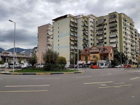 Rent, Business Premises, Commune of Paris, Tirana.