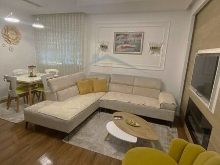 In vendita, Appartamento 2+1+2, Complesso FZ, Lago Secco, Tirana