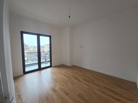 Apartament 2+1 ne shitje te rruga Barriakdave