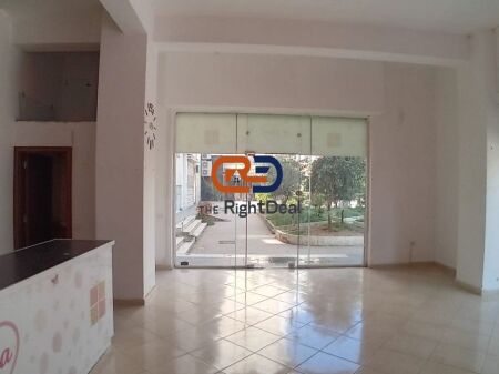 A Yzberisht, Spazio Commerciale in Affitto con Ampie Aree!!!