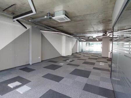 Jepet me Qira Ambient Biznesi 360 m2– Rruga e Kosovarëve, Tiranë