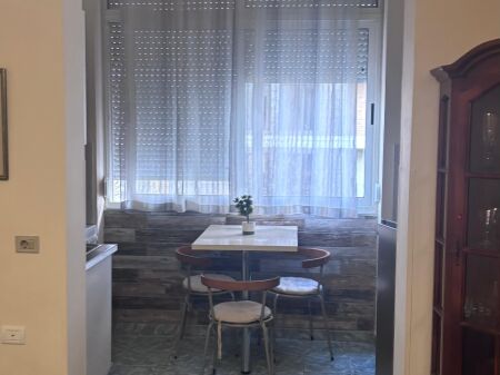 Via E Dibres, Affittiamo 2+1