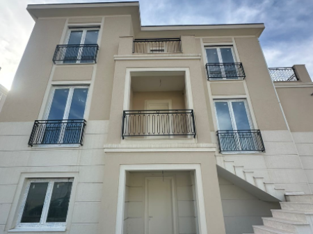 🏡 Vilë Luksoze 3-Katëshe për Shitje – Collina Verde, pranë TEG