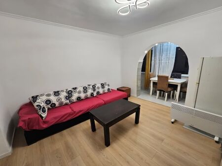 Apartament 2+1 me qera tek ish stacjoni fundit Tiranes se Re