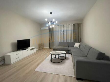 Qera, Apartament 2+1, Kopshti Botanik, Tirane