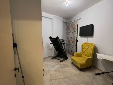 Shitet Apartament 2+1-Prane Rrethit,Astir