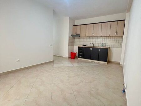 Don Bosko affitta appartamento 2+1 400 € /Mese