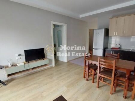 Qera | Shtëpi private 2 + 1 | Sauk | 350 €/muaj