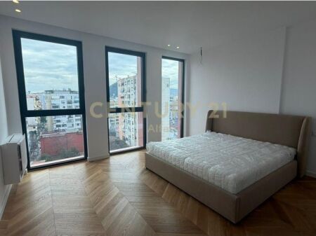 Penthouse Luksoz me Qira në Galeri Roma