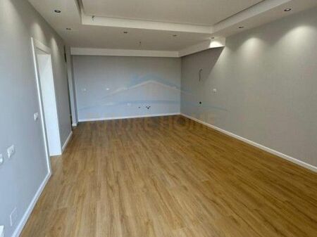 In vendita, Appartamento 3+1+2+ posto auto, Fresku, Tirana.