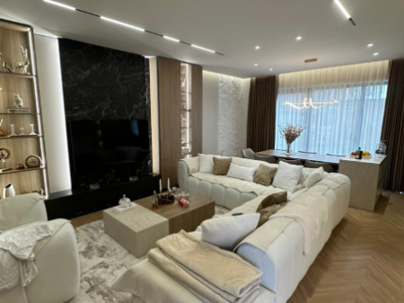 🏡 Jepet me Qira Vilë Rezidenciale – Vile Roses, Farkë