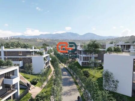 Presso Tulipan Residence, Vendesi Appartamento 2+1+2, Con Veranda, Cortile E Posto Auto !!