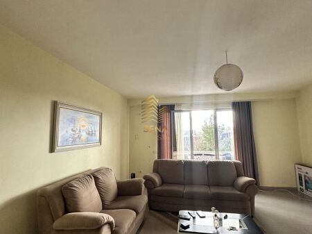 Affitto, Appartamento 2+1+blk, Kinostudio, 400 Euro/Mese