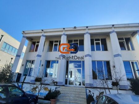 Prane Teg, Jepet Me Qira Vile 2 Kate, Me Siperfaqe 1300 m2 !!