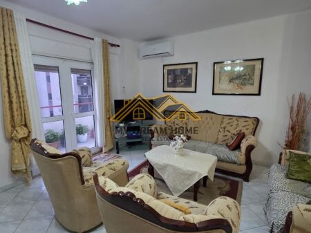 AFFITTASI APPARTAMENTO 3+1+2 VOLLGA DURRES!