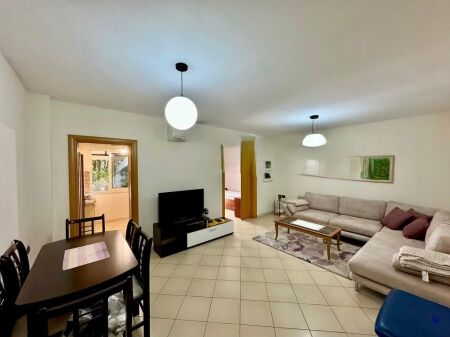 Appartamento 2+1 in affitto in Via Durres, vicino all'Hotel Colosseo 650 € /Mese