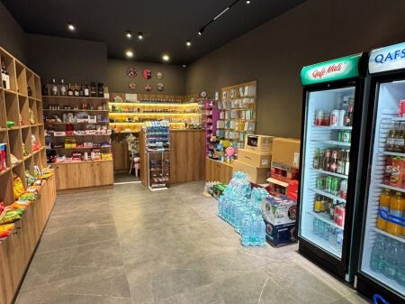 SHOP FOR SALE 30 M2 PARIS COMMUNE 150,000 EURO VV