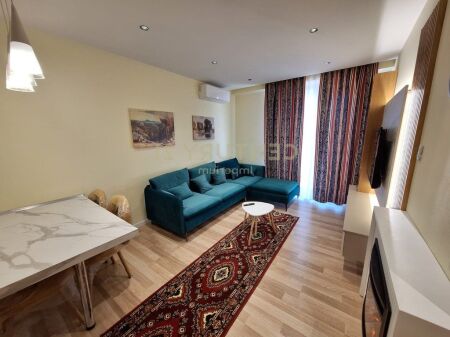 Appartamento 1+1 In Affitto in Piazza Willson, Nuova Tirana