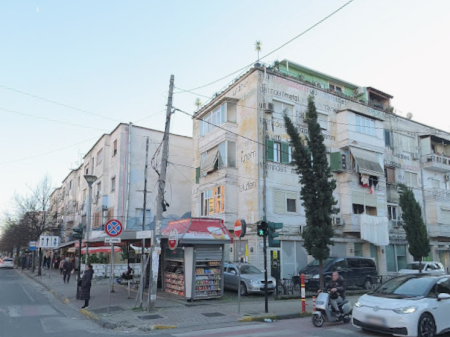 SHITET APARTAMENT 2+1 Rruga Bardhyl Buze Rruge 128,000Euro