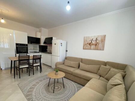 Apartament 2+1 per shitje te Ali Demi