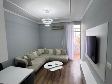 Jepet Apartament me Qera 1+1-Rruga Fortuzi