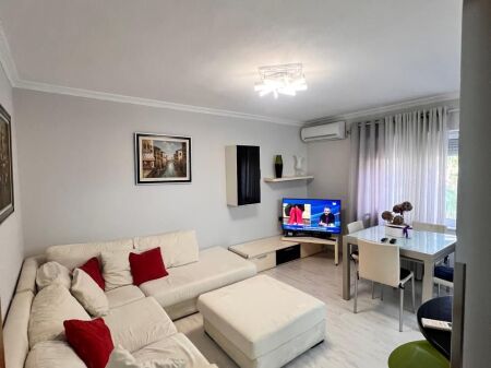 Apartment 2+1+2🅿️ for rent in Bllok, Te Garda