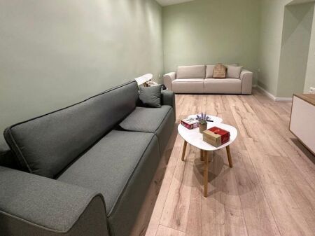 Apartament modern me qira mbi Kafe Roma ne Bllok!