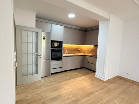 AMBIENTE UFFICIO IN AFFITTO A BLLOK