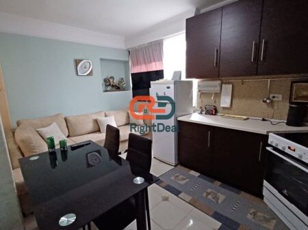 Tek Dega E Thesarit, Jepet Me Qira Apartament 1+1 Ideal Per Banim !!!
