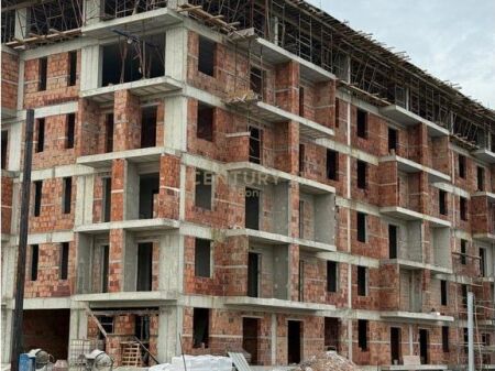 Apartment 1+1 1,200 EURO/M2 +Parking Space worth 15,000 EURO for sale in Golem! 102,000 €