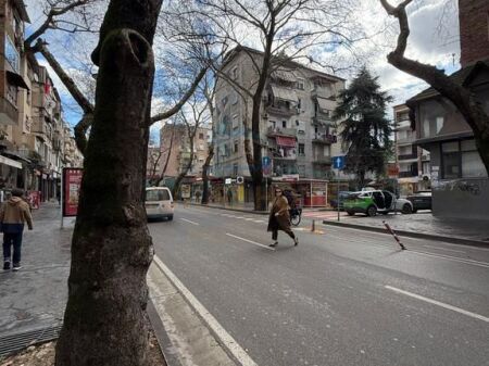 Qera, Ambjent komercial Myslym Shyri