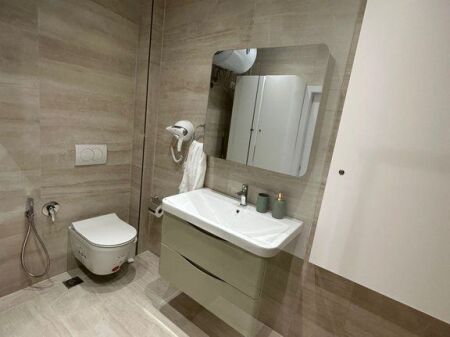 Appartamento moderno in affitto sopra Caffè Roma nel Bllok!