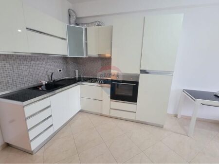 Apartament 2+1+2 per shitje Durres Plazh