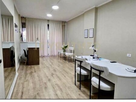 SHITET AMBIENT BIZNESI, KOMUNA E PARISIT. 104,000 €