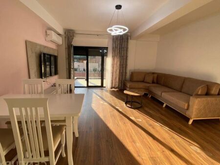 PRESSO KODRA E DIELLIT 2 AFFITTIAMO APPARTAMENTO 1+1 CON POSTO AUTO