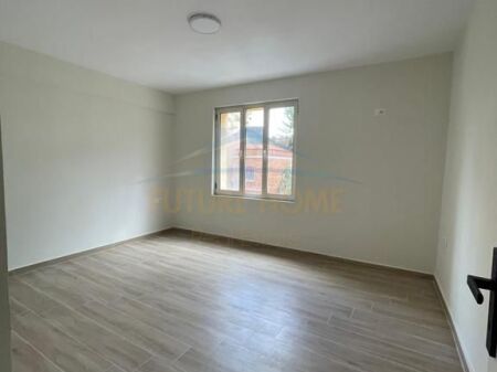 Qira, Ambient Biznesi, Rruga e Durrësit,Tiranë