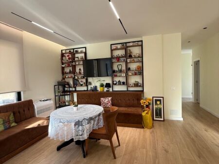 Apartament 2+1+2+verande , Siri Kodra