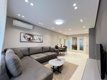 Apartament 2+1 me qira ne Qender