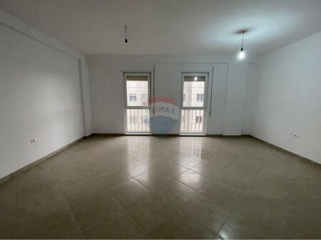 Shitet apartament 2+1 ,Rezidenca Euro-3D,Selite