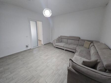 APARTAMENT 2+1 PER QERA PRANE SHKOLLES MARIE KAÇULINI, DURRËS