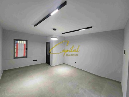 VENDESI COMMERCIALE IN VENDITA 24 M2 MYSLYM SHYRI 7.500.000 LEKE