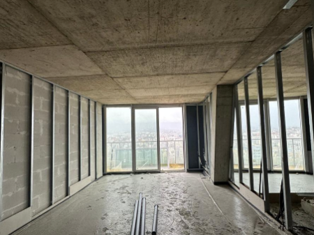 🏢 SHITET APARTAMENT 3+1 + 2 TUALETE 📍 Tirana’s Rock – Sheshi Skënderbej  