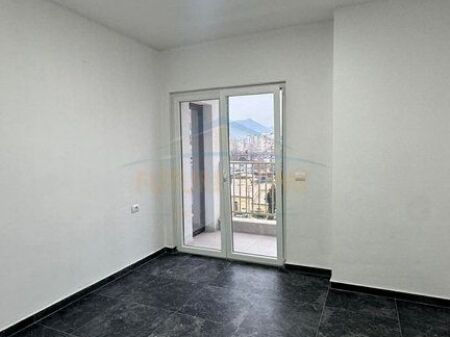 Qera, Apartament 2+1, Zogu Zi