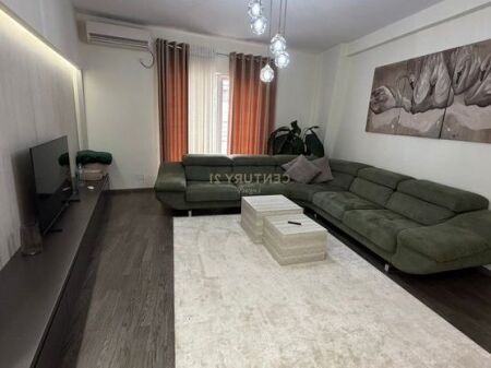 Shitet Apartament 3+1+2 në Rrugën Besim Alla – 270.000 €