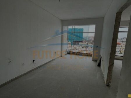 Shitet, Apartament 1+1, Rruga Babë Rexha, Tiranë.