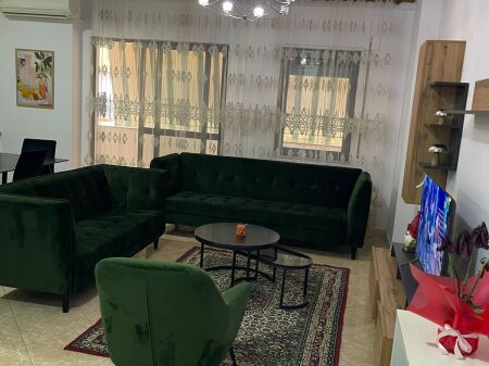 Appartamento 2+1+2 in affitto nella zona del Comune di Parigi.