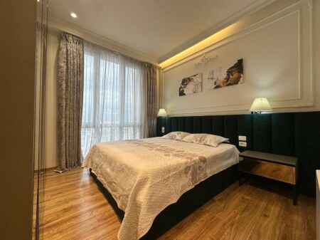 We rent a 2+1+2 apartment with parking space in the prestigious Park Gate Residence.