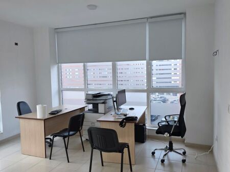 ZYRE ME QERA 65 M2 BULEVARDI I RI 50.000 LEKE