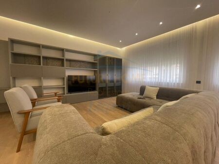 Qera, Vilë, Teg, Secret Garden, Tirane.